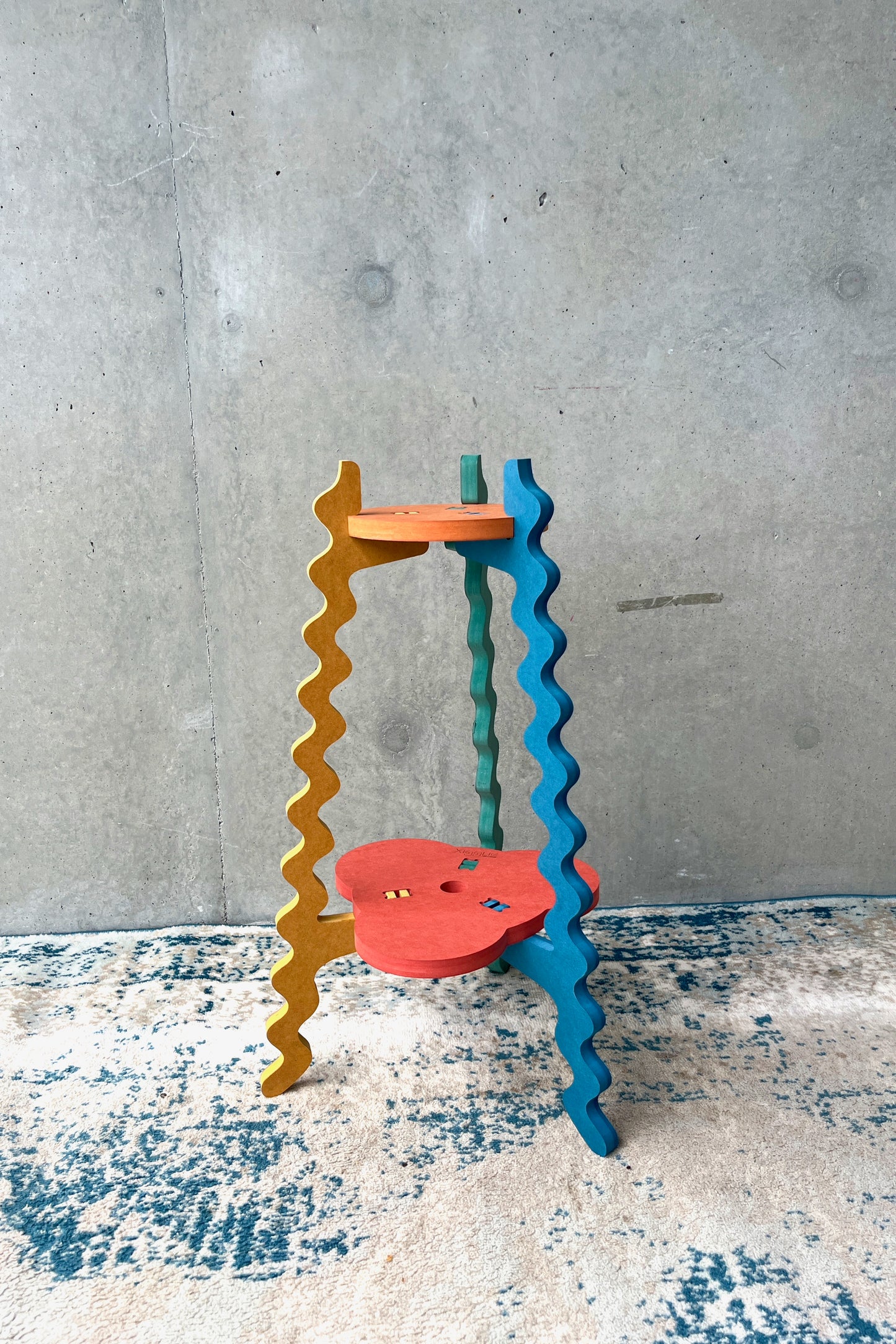 Rainbow Stand