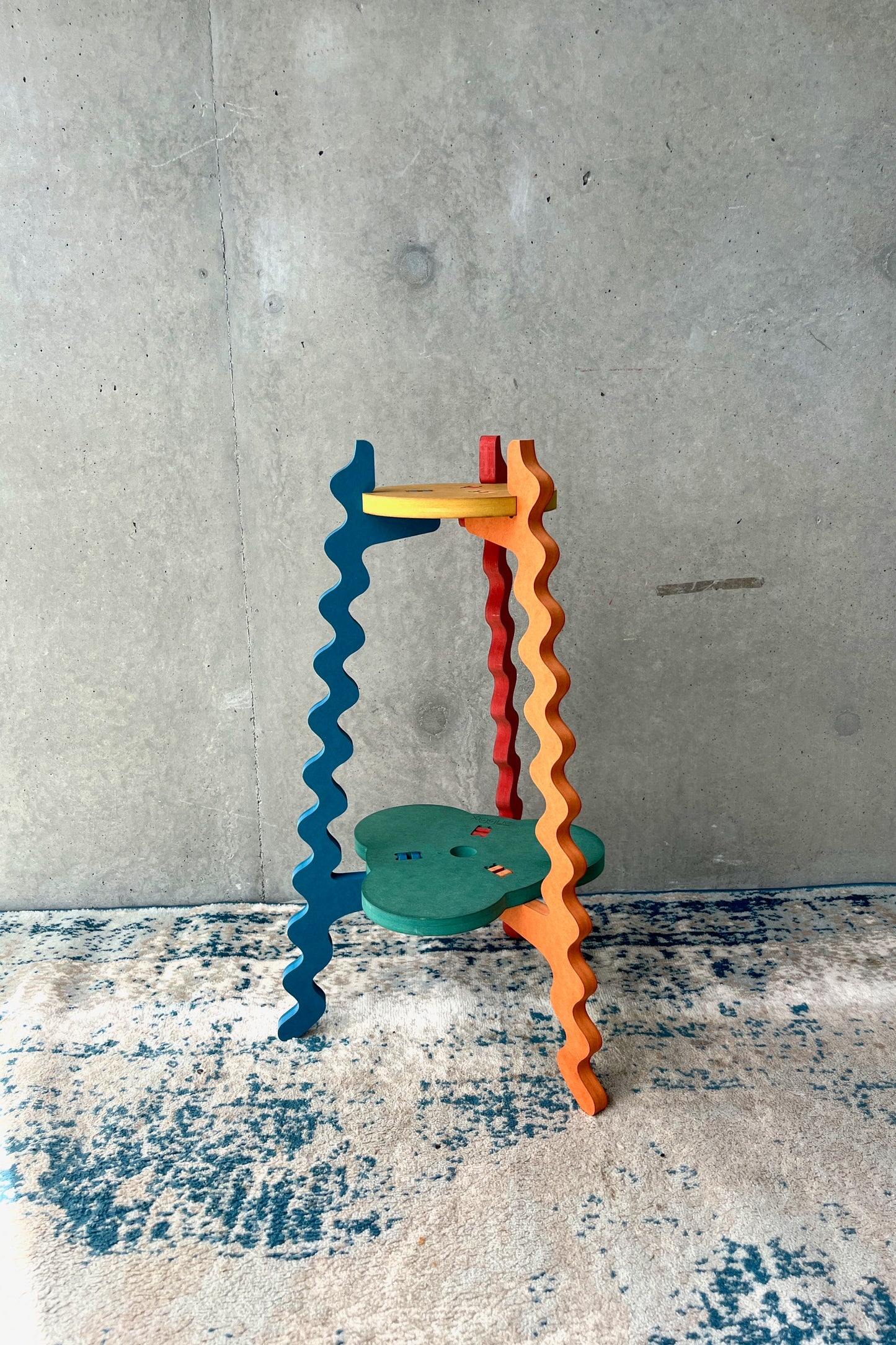 Rainbow Stand